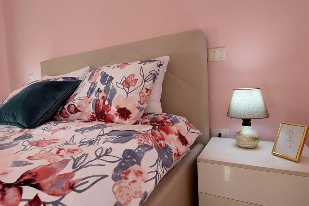 Cozy Sunlit Apartment With Scenic Balcony View Тирана Экстерьер фото